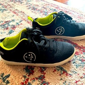 Size 7 Zumba tennis shoes- barley been worn